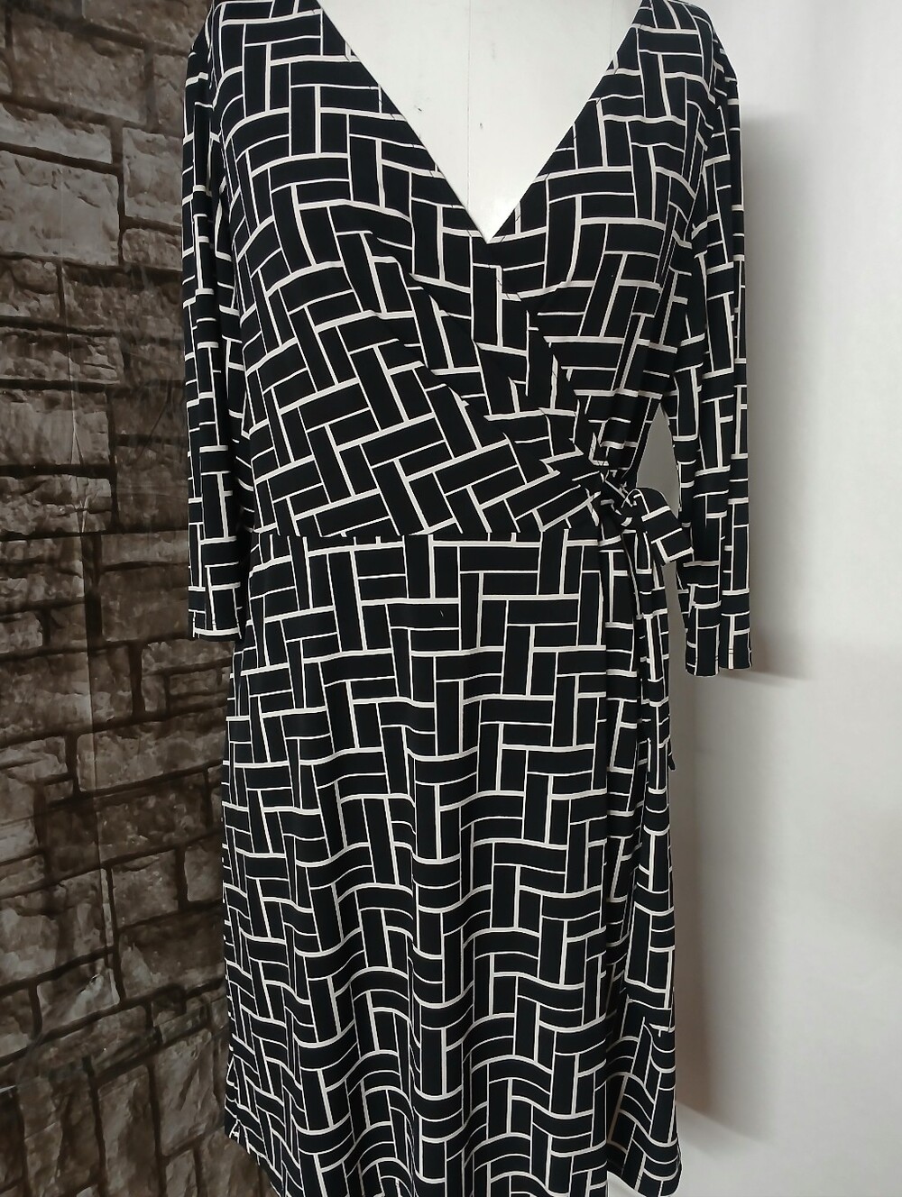 Chaps Black and White Geometric Wrap Midi Dress Large Size